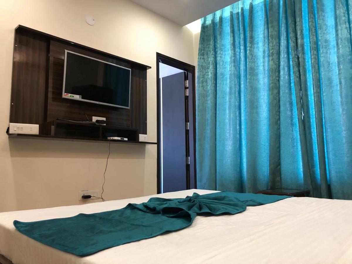 Hotel Wisteria -Main Highway Hotel Zirakpur エクステリア 写真