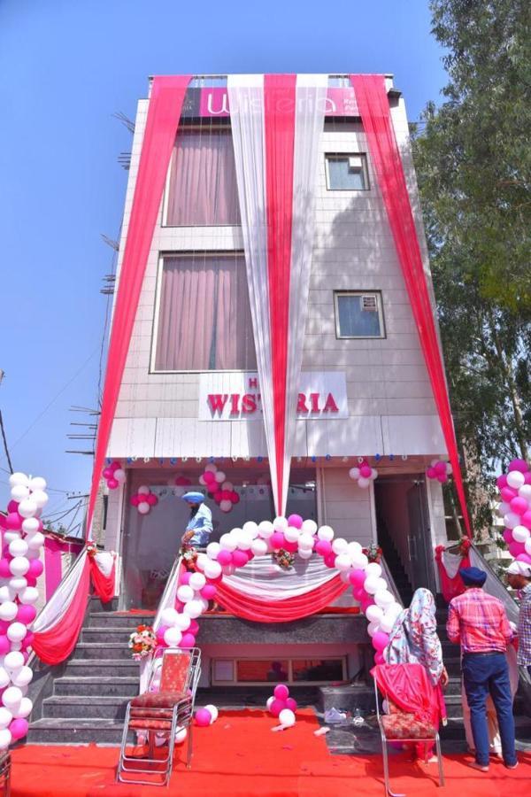 Hotel Wisteria -Main Highway Hotel Zirakpur エクステリア 写真
