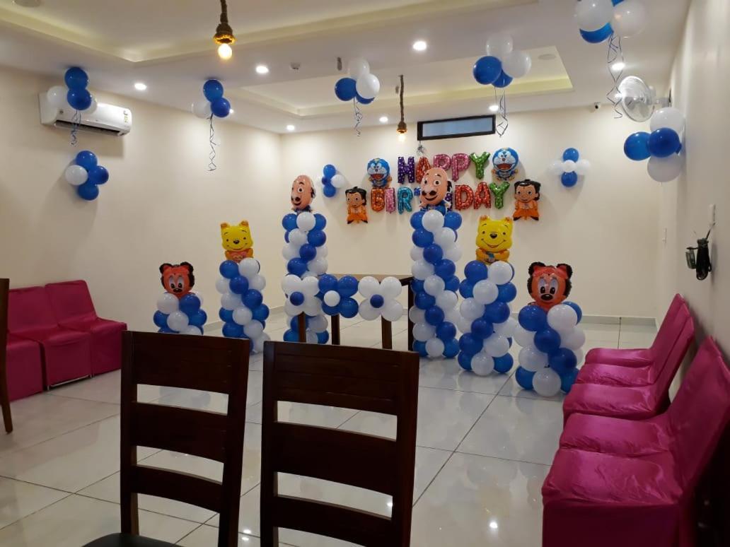 Hotel Wisteria -Main Highway Hotel Zirakpur エクステリア 写真