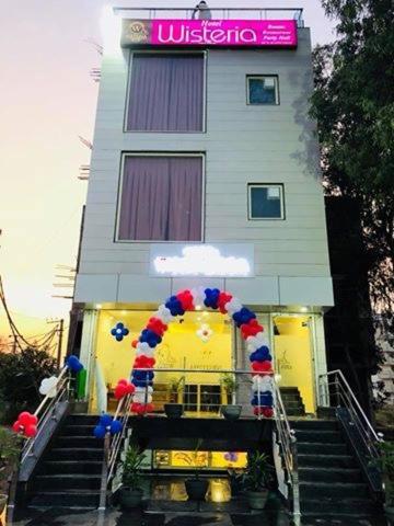 Hotel Wisteria -Main Highway Hotel Zirakpur エクステリア 写真