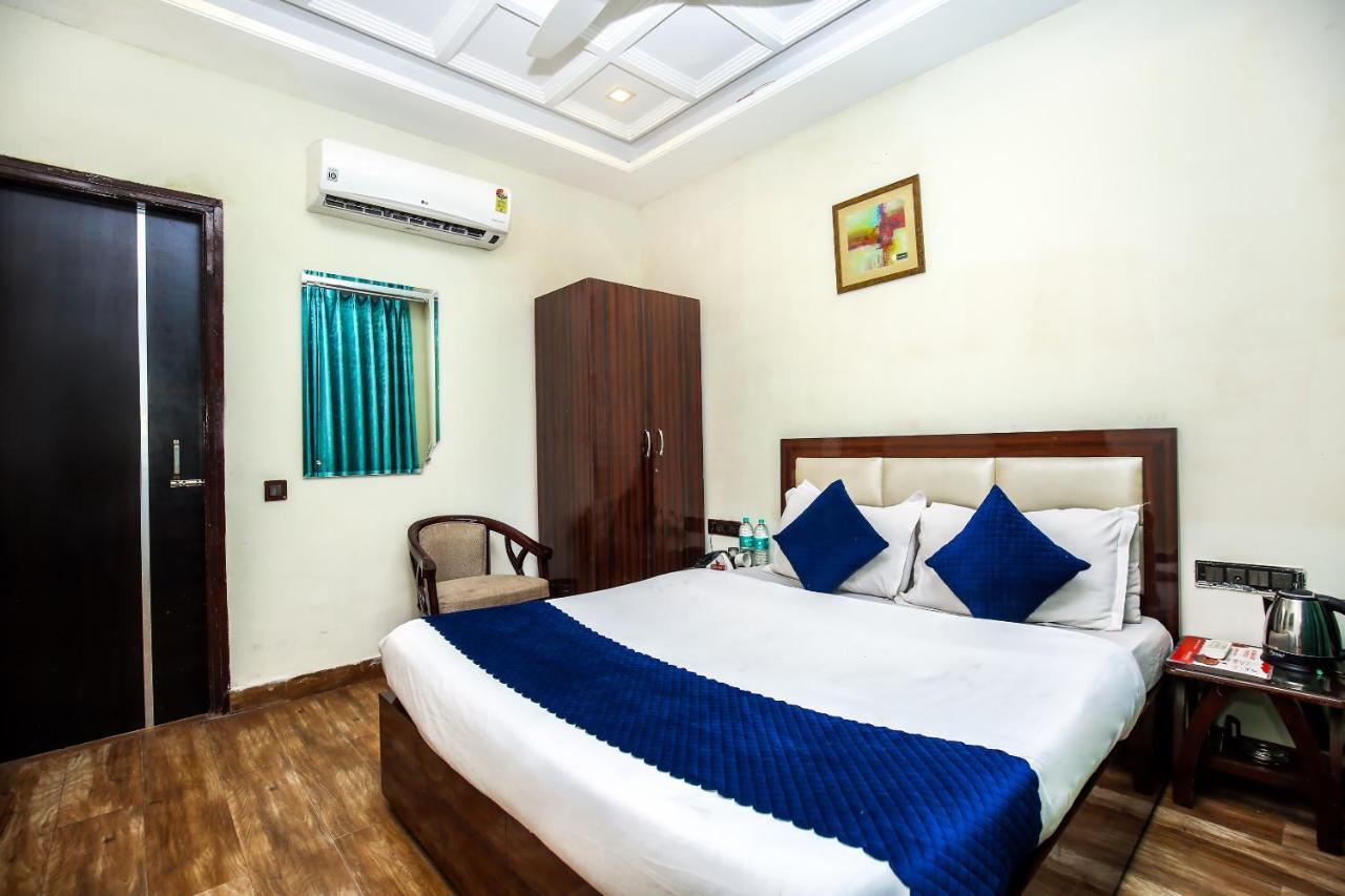 Hotel Wisteria -Main Highway Hotel Zirakpur エクステリア 写真