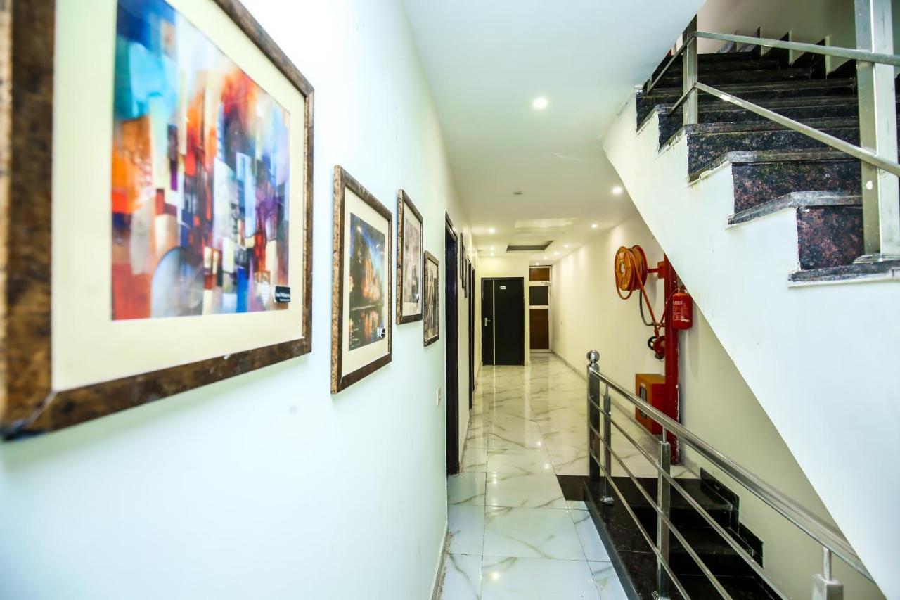 Hotel Wisteria -Main Highway Hotel Zirakpur エクステリア 写真